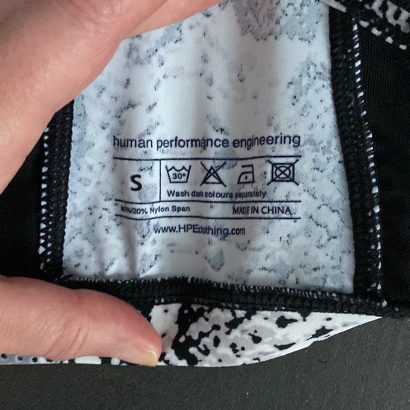 HPE human performance engineering Small Sports Bra, snake print with mesh - Picture 5 of 5